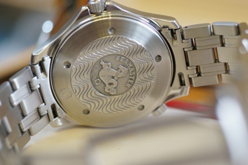 dong-ho-Omega-2000-pre-owned-Seamaster-Professional-Diver-cu-chinh-hang-6
