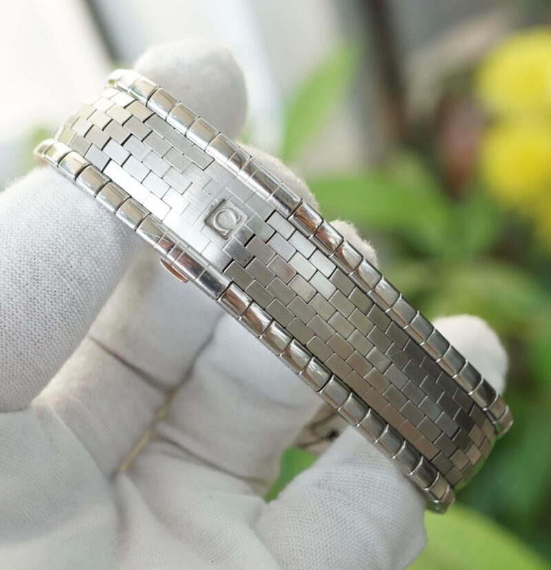 dong-ho-Omega-De-Ville-Co-Axial-Chronometer-Power-Reserve-4532.31.00-cu-chinh-hang-5