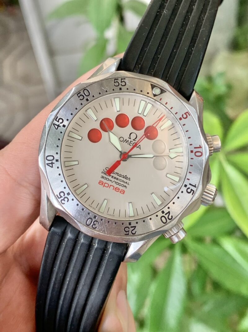 dong-ho-Omega-Seamaster-Apnea-Jacques-Mayol-Silver-Dial-Mens-Watch-2595.30.00-cu-chinh-hang-2
