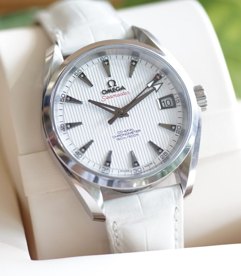 dong-ho-Omega-Seamaster-Aqua-Terra-150M-Co-Axial-cu-chinh-hang-day-da-mau-trang-4