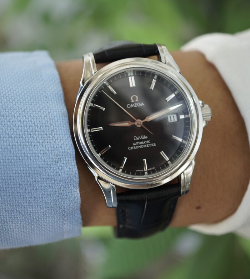 dong-ho-cu-chinh-hang-Omega-deville-cao-cap-mat-mau-den-5