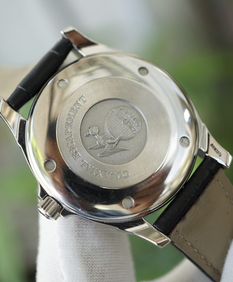dong-ho-cu-chinh-hang-Omega-deville-cao-cap-mat-mau-den-9