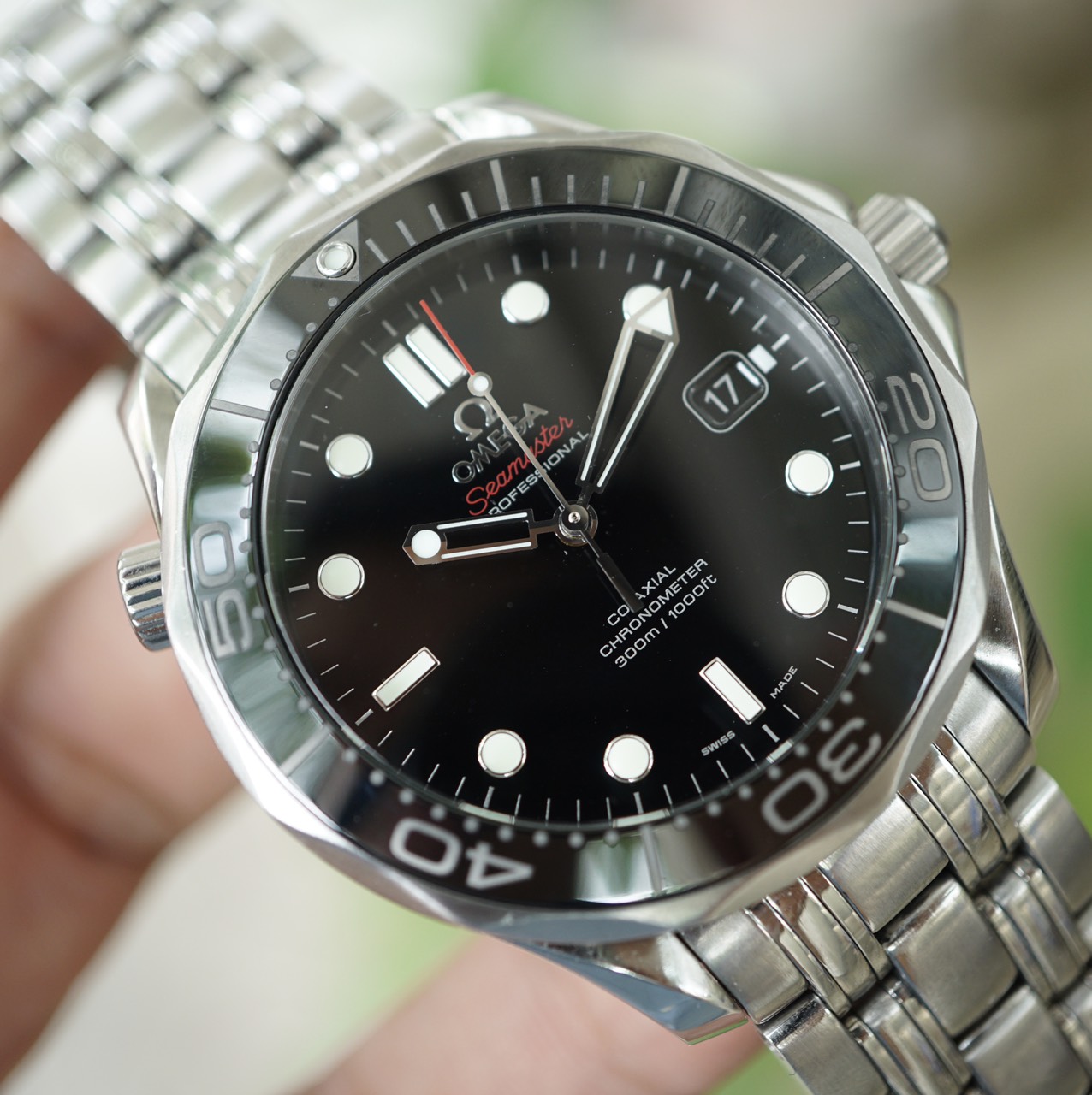 dong-ho-cu-chinh-hang-Omega-seamaster-300-ceramic-3