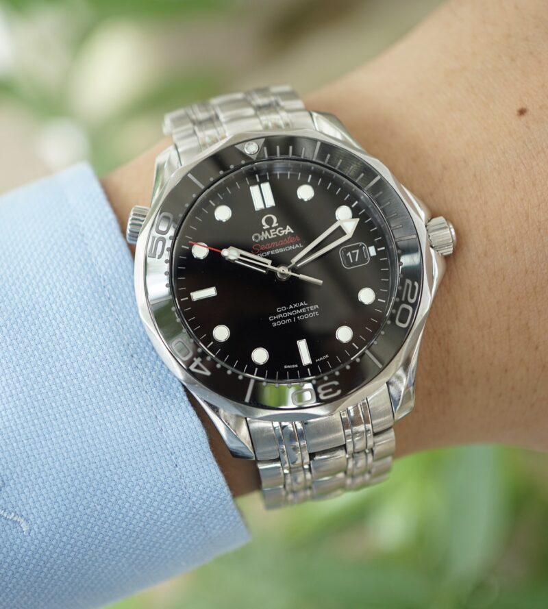 dong-ho-cu-chinh-hang-Omega-seamaster-300-ceramic-4