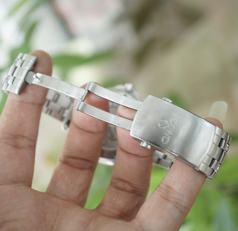 dong-ho-cu-chinh-hang-Omega-seamaster-300-ceramic-7