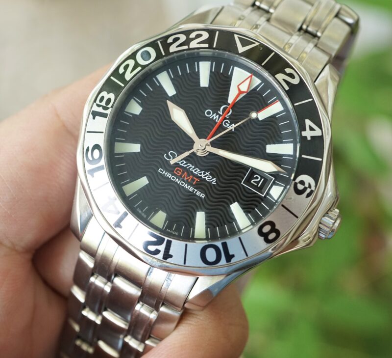 dong-ho-cu-chinh-hang-Omega-seamaster-GMT-41.5-mm-2
