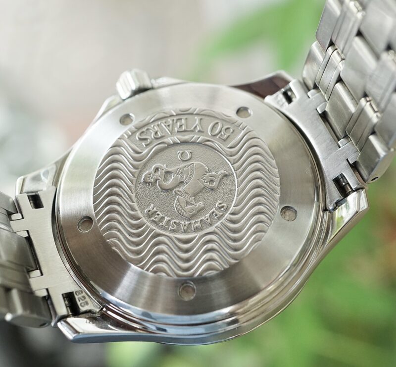 dong-ho-cu-chinh-hang-Omega-seamaster-GMT-41.5-mm-9
