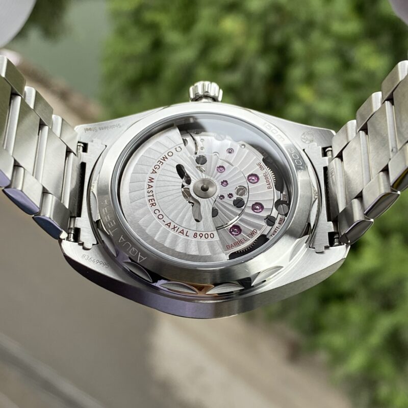 dong-ho-Omega-Aqua-Terra-Master-Chronometer-22010412103002-cu-chinh-hang-5