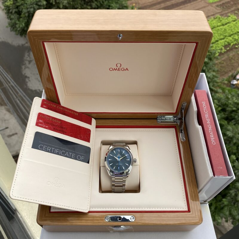 dong-ho-Omega-Aqua-Terra-Master-Chronometer-22010412103002-cu-chinh-hang-6