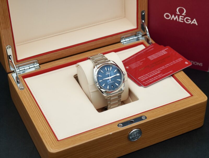 dong-ho-Omega-Seamaster-Aqua-Terra-Automatic-Mens-Watch-22010412103002-cu-chinh-hang-3