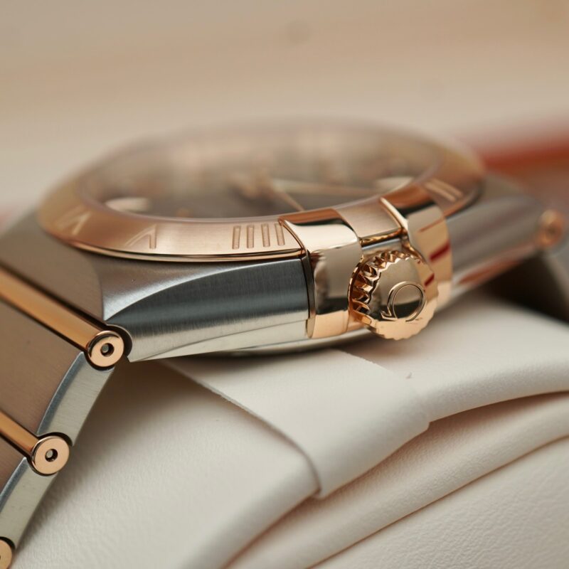 dong-ho-Omega-Constellation-Co-Axial-Chronometer-38mm -Demi-Rose-Gold-2