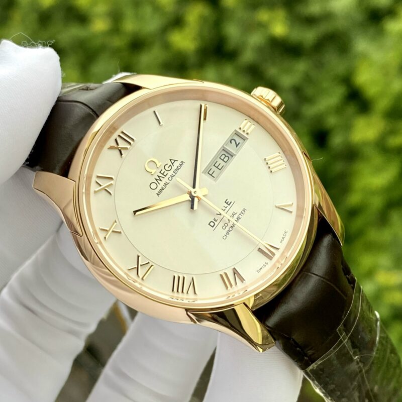dong-ho-Omega-De-Ville-Co-Axial-Chronometer-Annual-Calendar-43153412202001-cu-chinh-hang-5