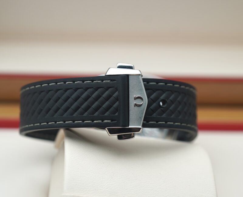 dong-ho-Omega-Seamaster-Aqua-Terra-150M-Co-Axial-Master-Chronometer-cu-chinh-hang-5