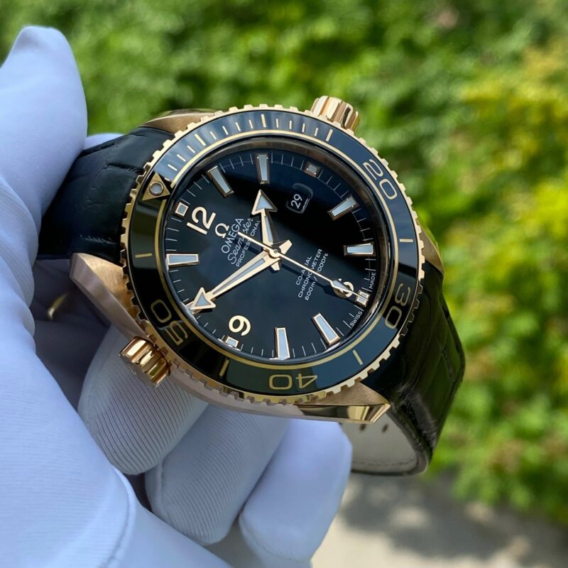 dong-ho-Omega-Seamaster-Planet-Ocean-600M-18K-Rose-Gold-23263382001001-cu-chinh-hang-4