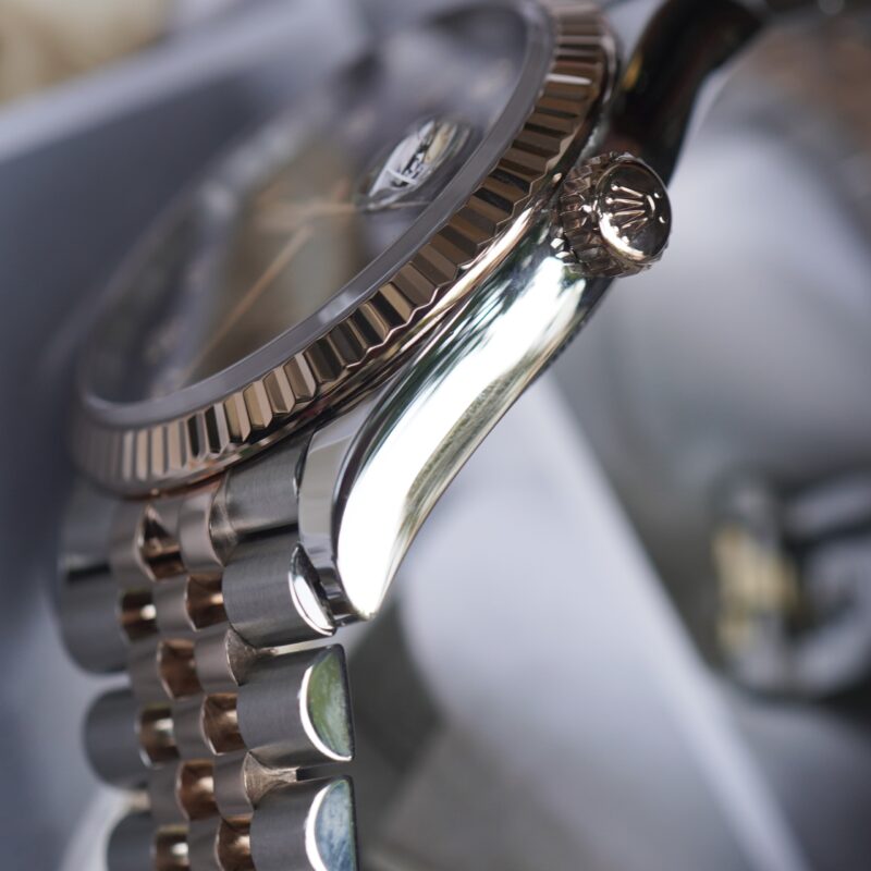 dong-ho-cu-chinh-hang-Rolex-126231-mat-vi-tinh-nau-size-36mm-4