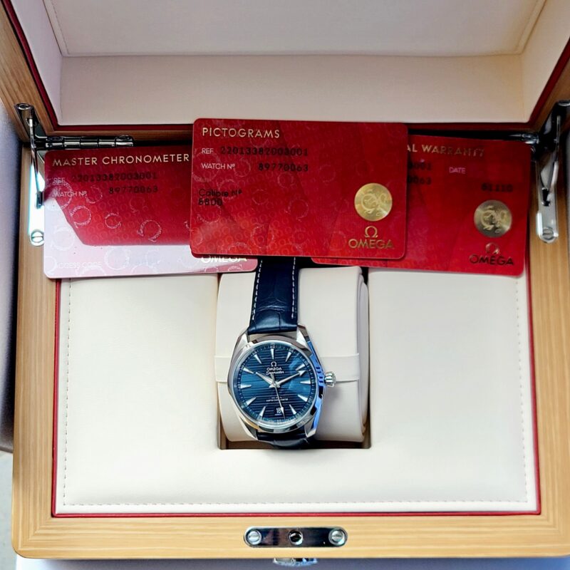 dong-ho-Omega-Aqua-Terra-Seamaster-Co-Axial-Blue-220.13.38.20.03.001-cu-chinh-hang-5