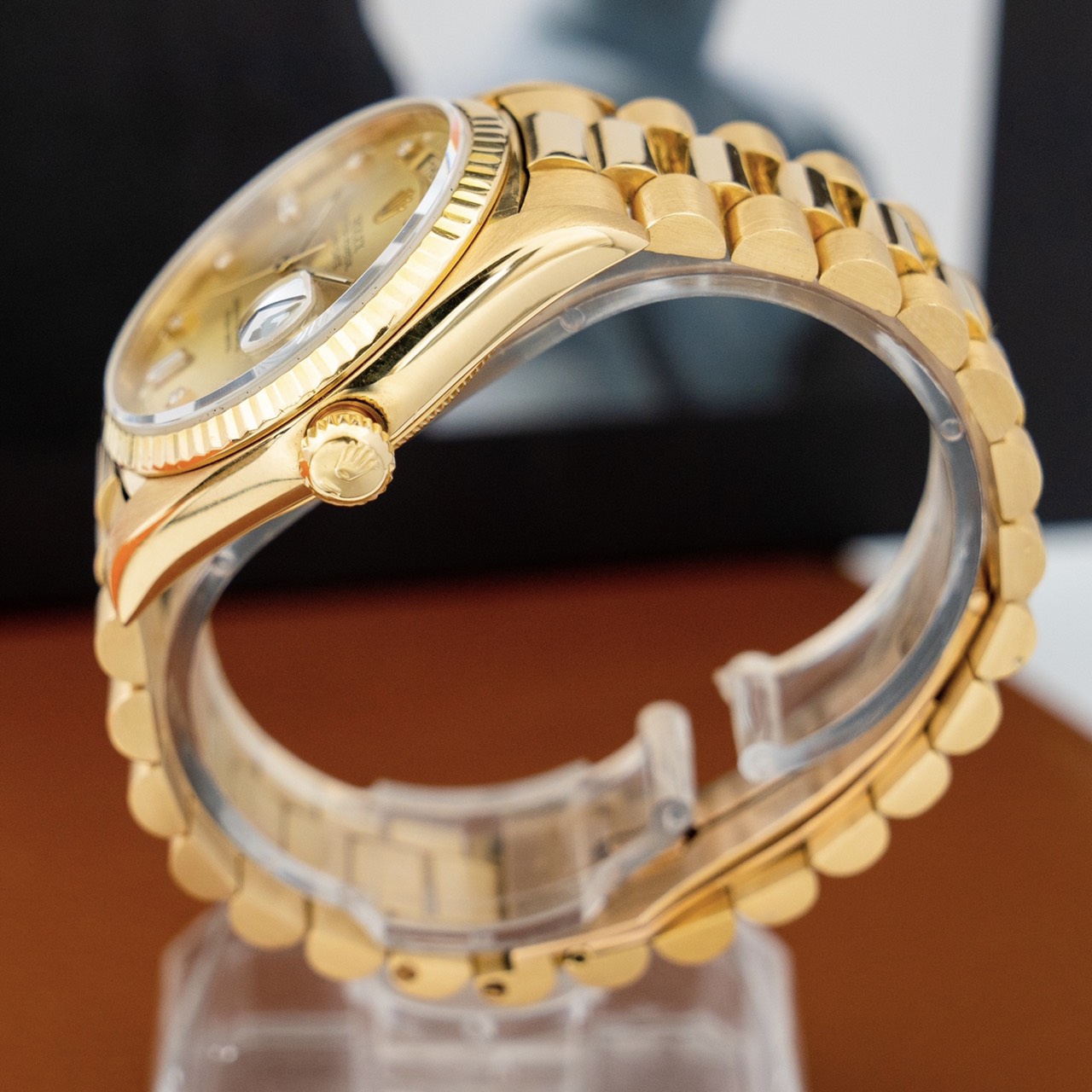 z4510336621944_0d578b3bbc20ebf16e6acaf4d100b9a2 Rolex 18238 mặt trải tia vàng cọc kim cương
