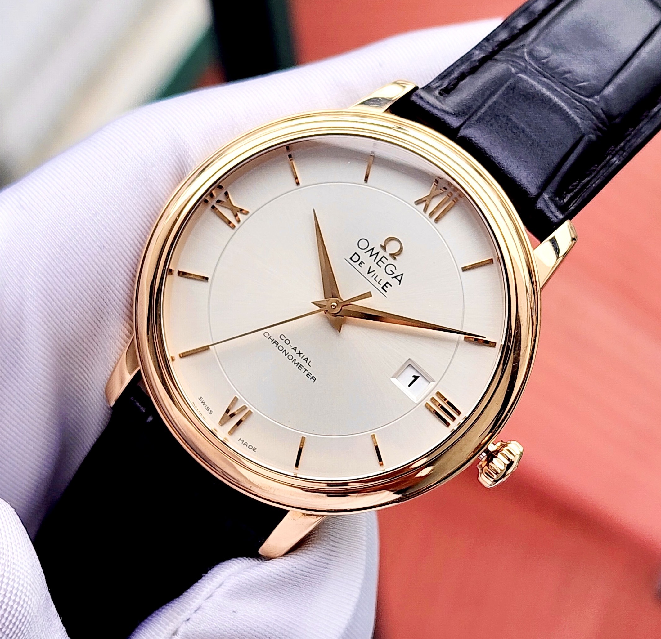 z4577423703781_4282e2caf7319e6d752fc1c7b3e00627 Đồng Hồ Omega Deville Prestige Co-Axial 424.53.40.20.02.001 Rose gold Cũ Chính Hãng