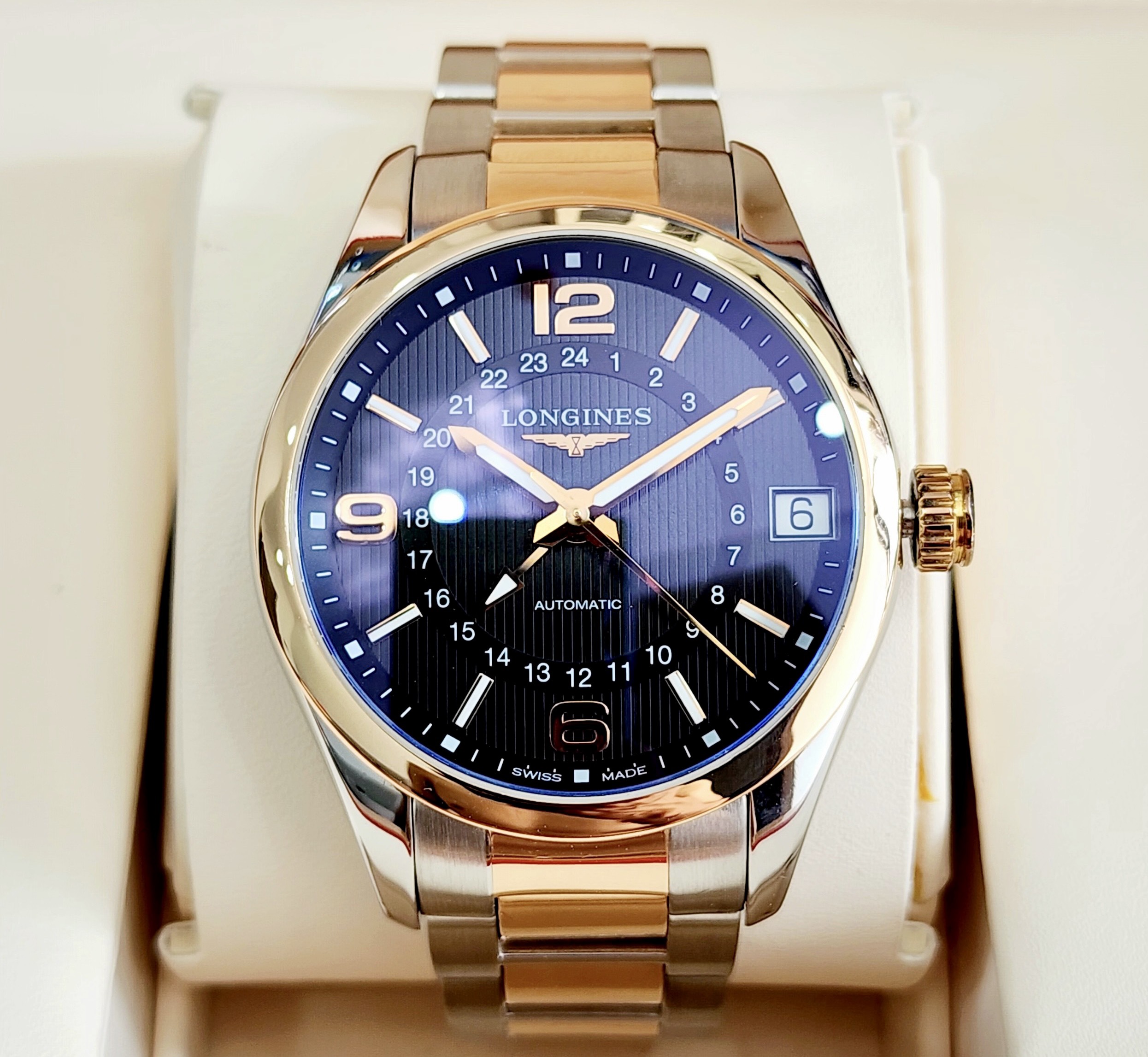 z4588011587508_6dd076510249c3d63384632f870f3fff Đồng Hồ Longines Conquest Classic GMT Black Demi 18K L2.799.5.56.7 Cũ Chính Hãng