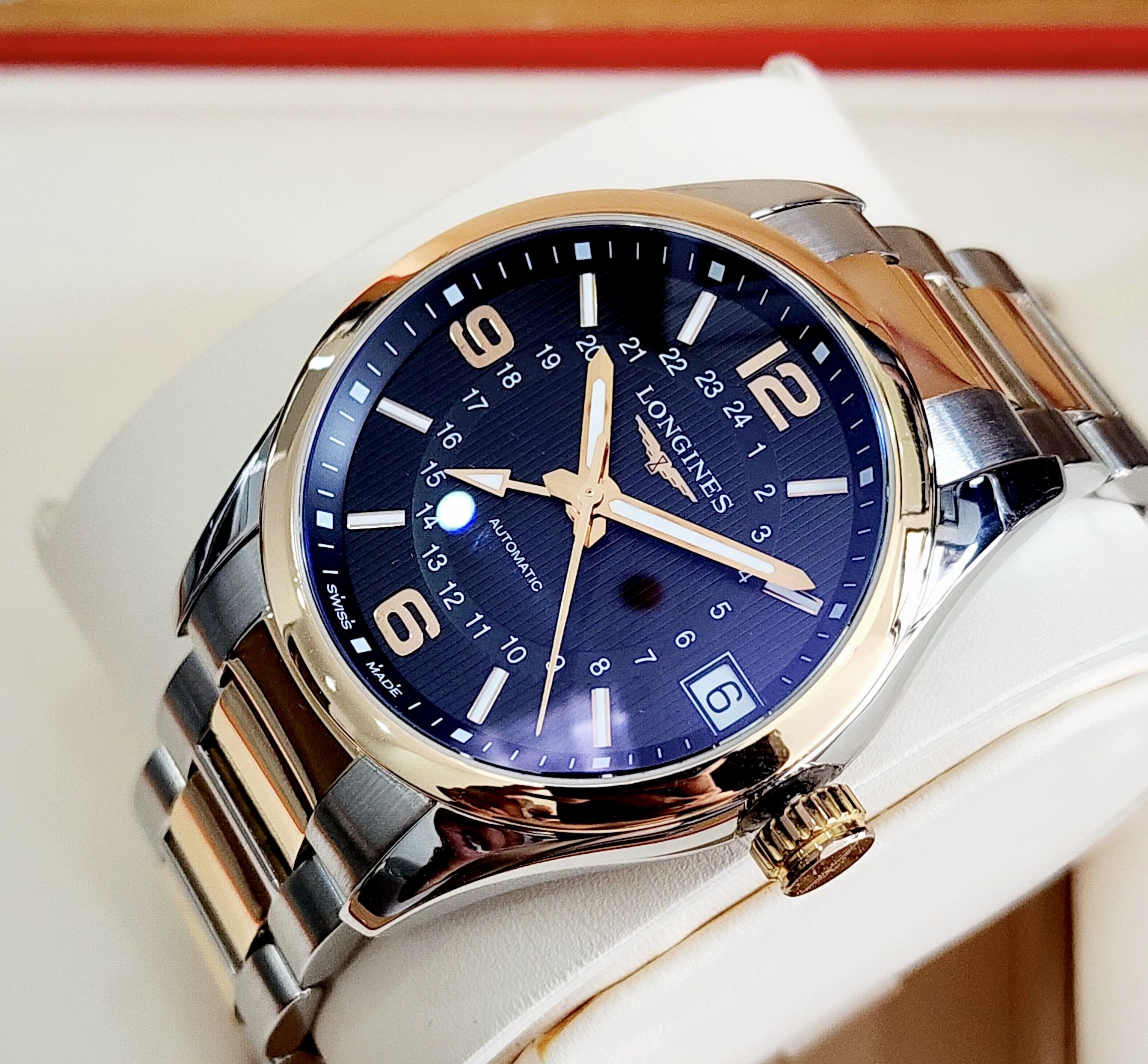 z4588011592000_eb8ae940ff5d9b2cf46501ccbd62c450 Đồng Hồ Longines Conquest Classic GMT Black Demi 18K L2.799.5.56.7 Cũ Chính Hãng