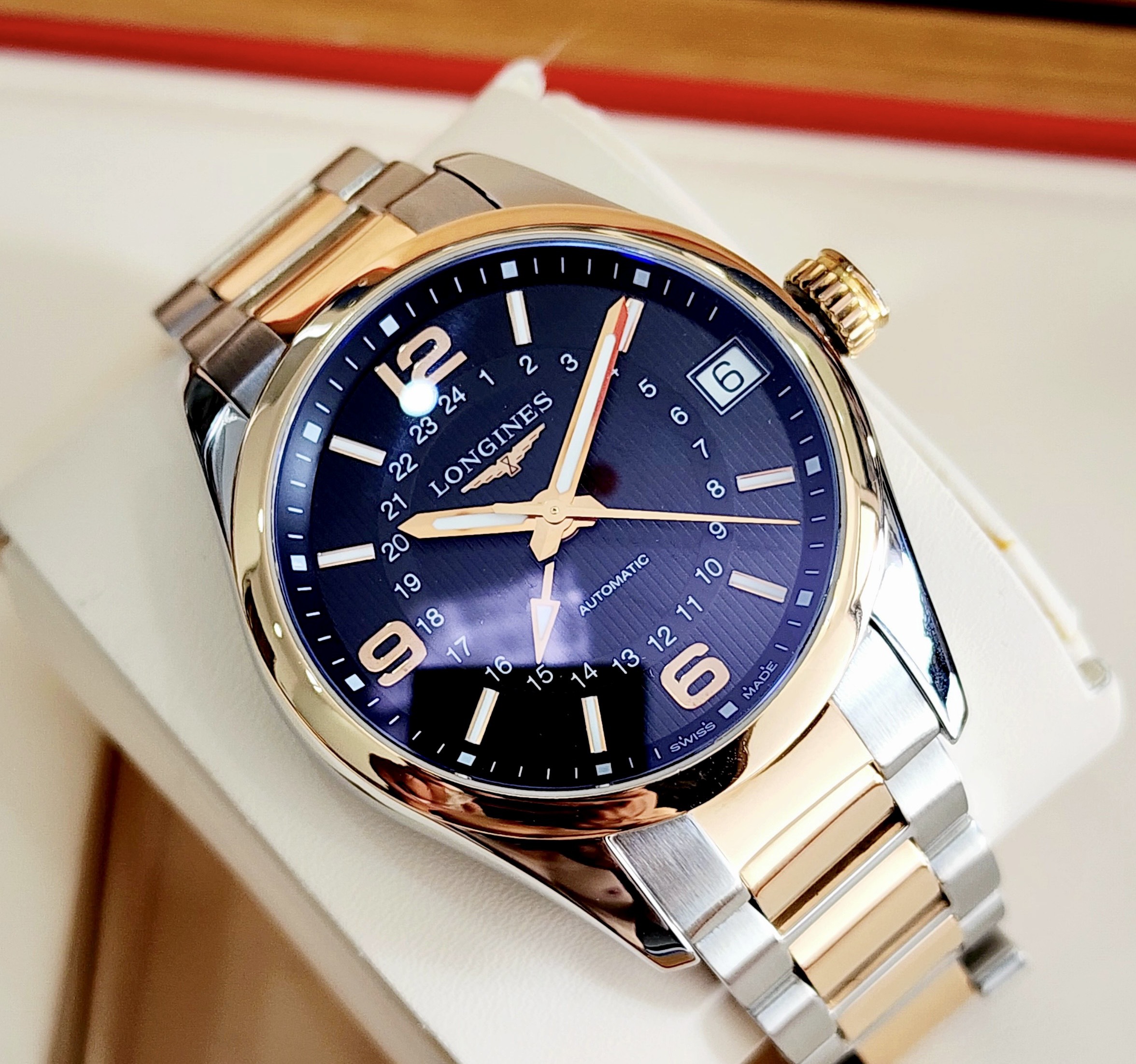 z4588011597007_c67720a0b24b814166452d60e70f1dbf Đồng Hồ Longines Conquest Classic GMT Black Demi 18K L2.799.5.56.7 Cũ Chính Hãng