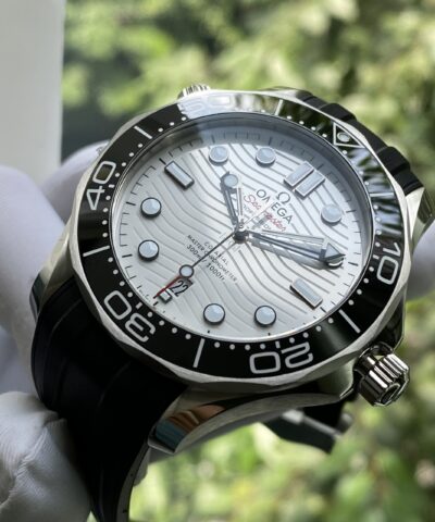 Đồng Hồ OMG  Seamaster Professional Diver 300m  210.32.42.20.04.001 Cũ