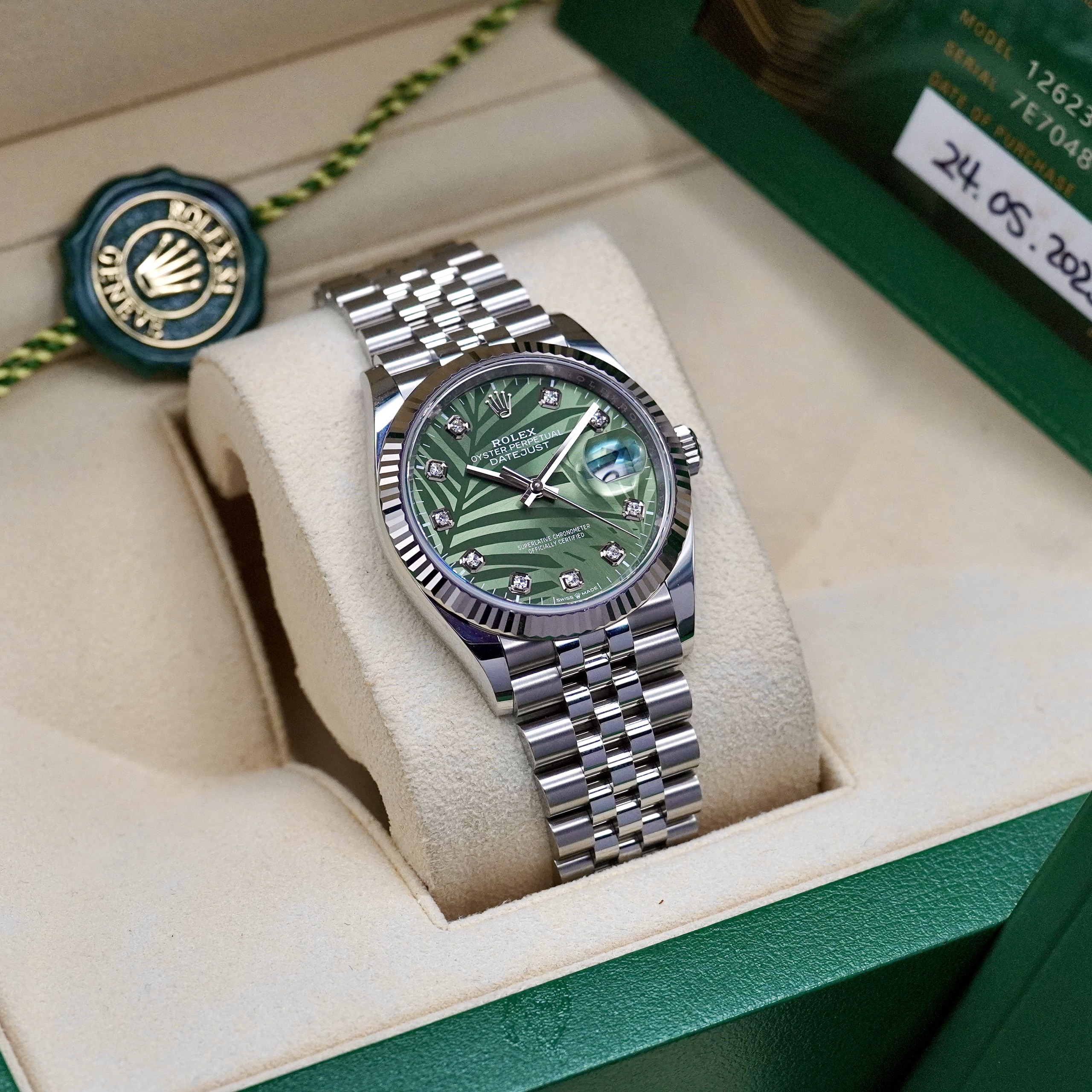 z4642341557318_cc1a6d6b0d086268002f158779fec96d Đồng Hồ Rolex Datejust 126234 Mặt Số Lá Cọ Màu Xanh Cũ