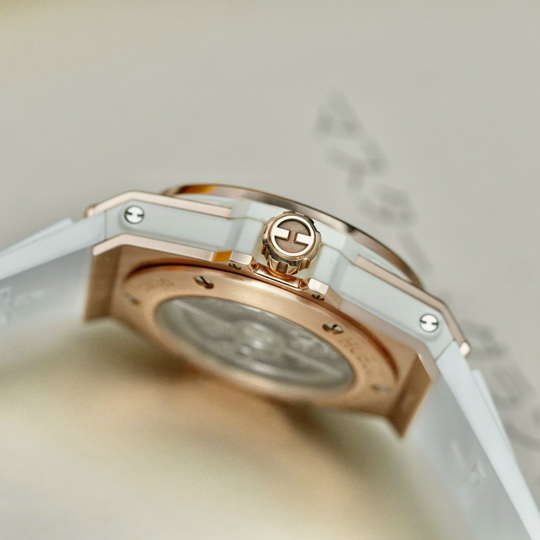 z4882728658337_3b9f6b69b41605019dc427f8a02a30bd Đồng Hồ Hublot Big Bang One Click King Gold White Diamonds 465.OE.2080.RW.1204 Cũ