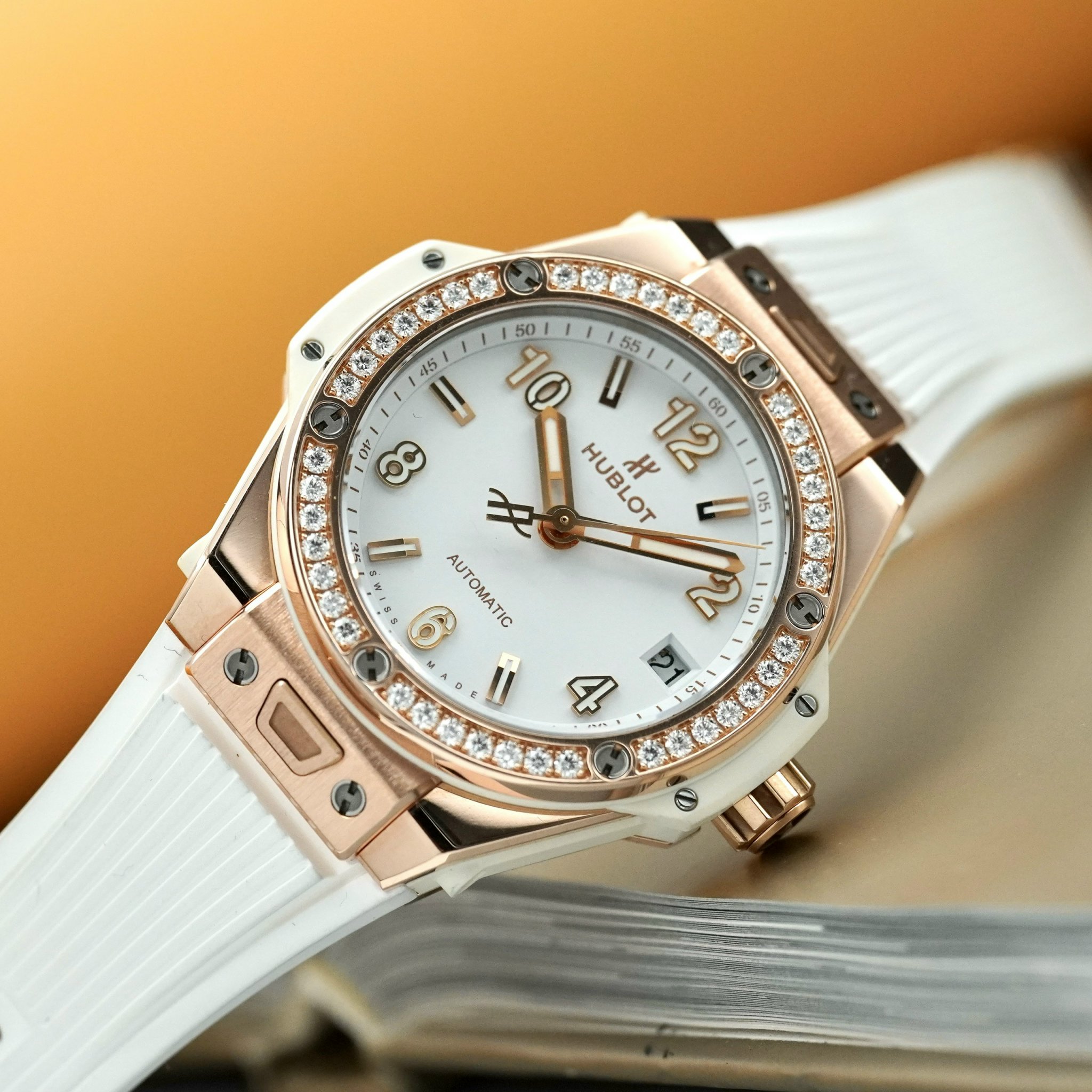 z4882728676562_9329d4cdf6c2eb3bfc1e1ef4c9017d60 Đồng Hồ Hublot Big Bang One Click King Gold White Diamonds 465.OE.2080.RW.1204 Cũ
