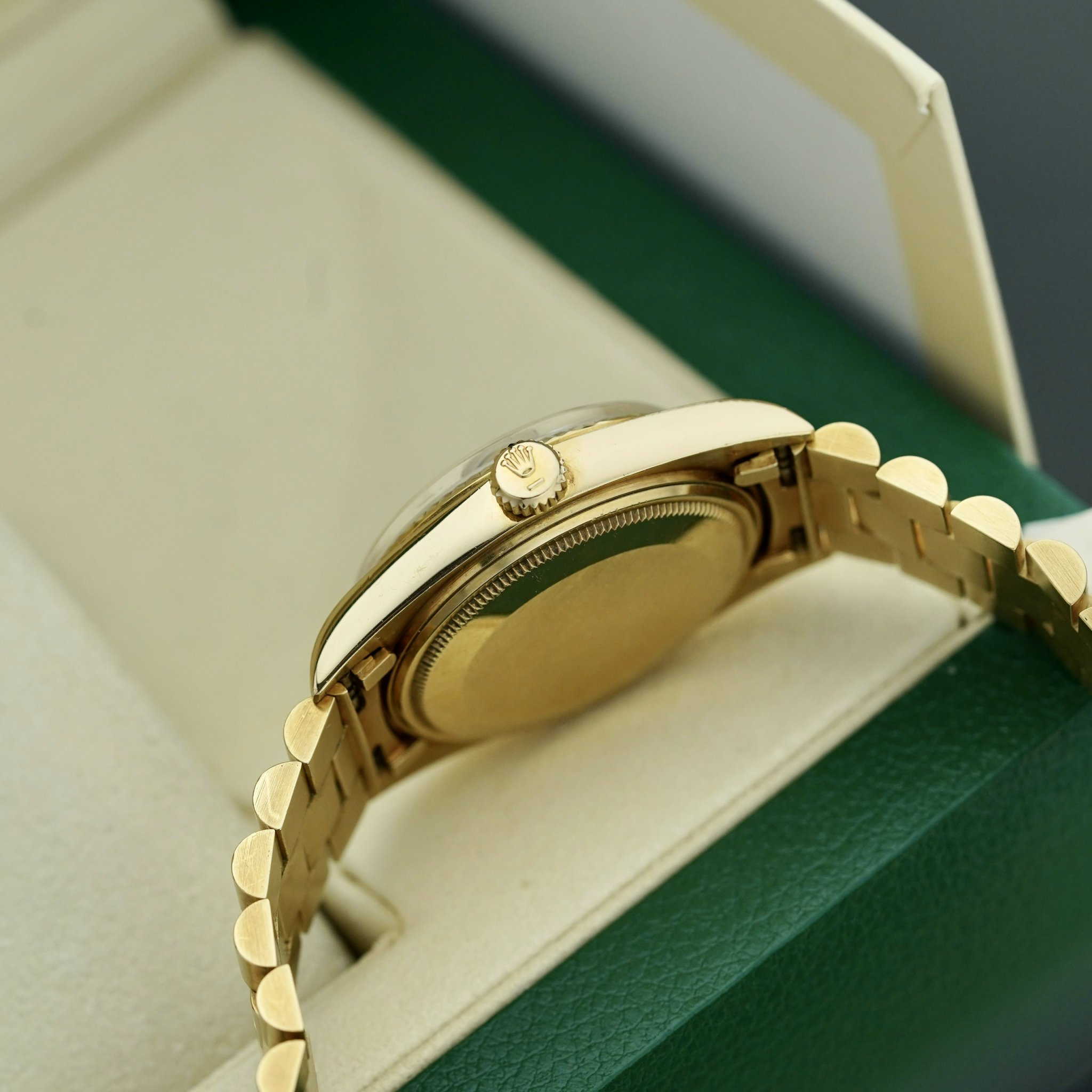 z4885619096828_adac6942f4ef585b0f2c30a364072c12 Đồng Hồ Rolex Day-Date 36mm 1803 18k Yellow Gold Presidential Blue Vignette Dial Cũ