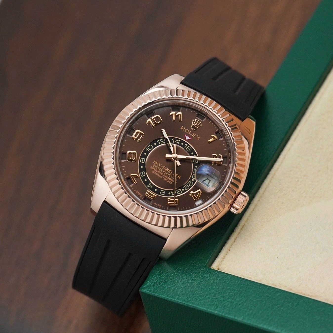 z4885624010320_1b51478b2348b958e2fdc16697a92764 Đồng Hồ Rolex Oyster Perpetual Sky-Dweller Everose Gold 326135 Chocolate Cũ