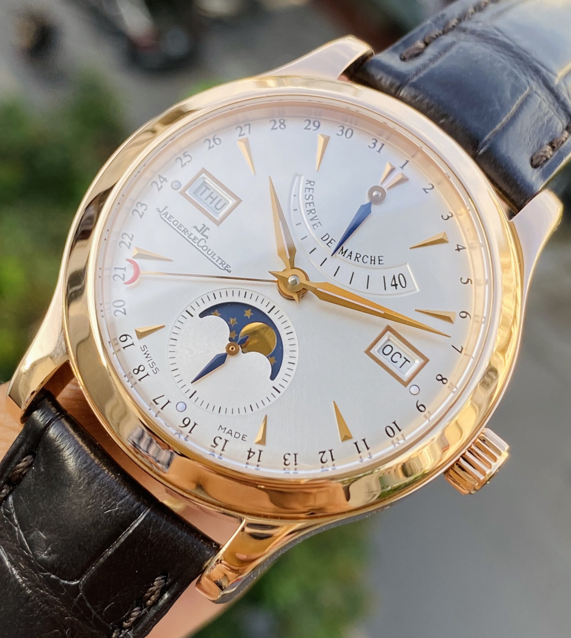 z4933204912305_f0d9188528a280851df28757df25884a Đồng Hồ Jaeger LeCoultre Master Calendar Moonphase 18k Rose Gold Q151242A Cũ