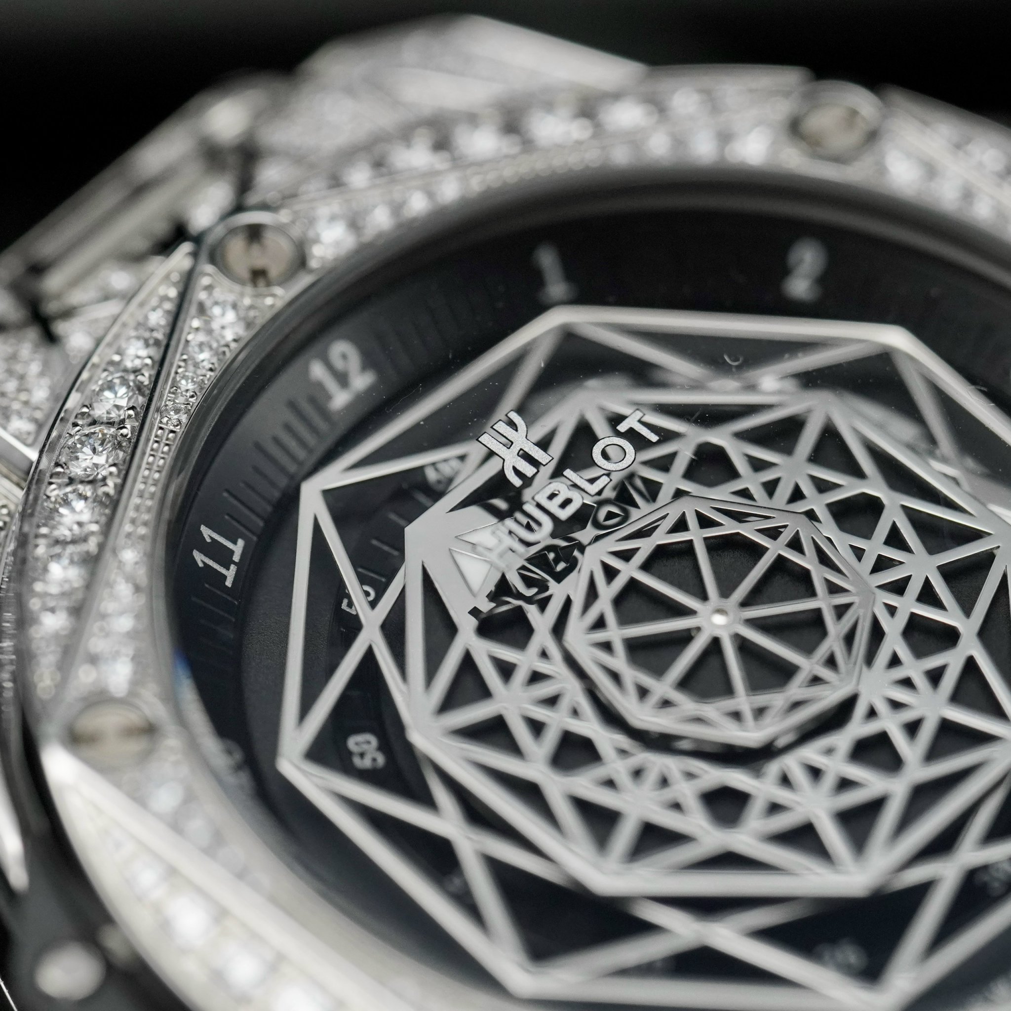 z4947507423309_46e2c7265110889da1f49a71dacf08c9 Đồng Hồ Hublot Big Bang Sangbleu Diamond Pave 465.SS.1117.VR.1704.MXM18 Cũ