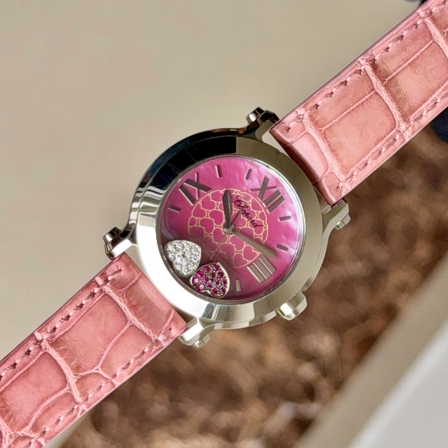 z5060332773694_47b64de817ab12d01fc444bc14ac713d Đồng Hồ Chopard Happy Sport Diamond Ruby Heart Steel Pink Leather Ladies Watch Ref.278475 Cũ