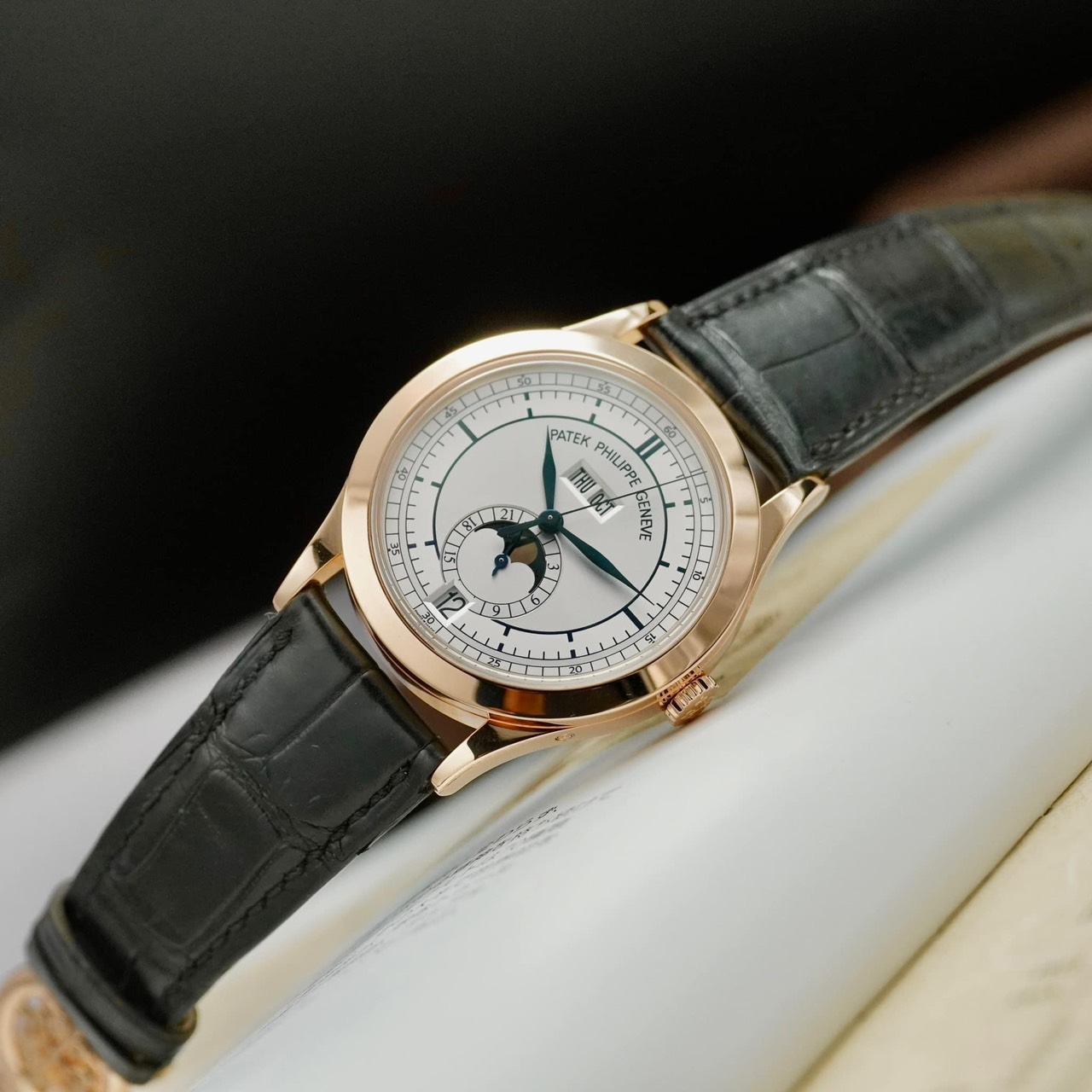 Đồng hồ Patek Philippe Annual Calendar 5396R-001 18k Rose Gold 39mm Onlywatch (2)