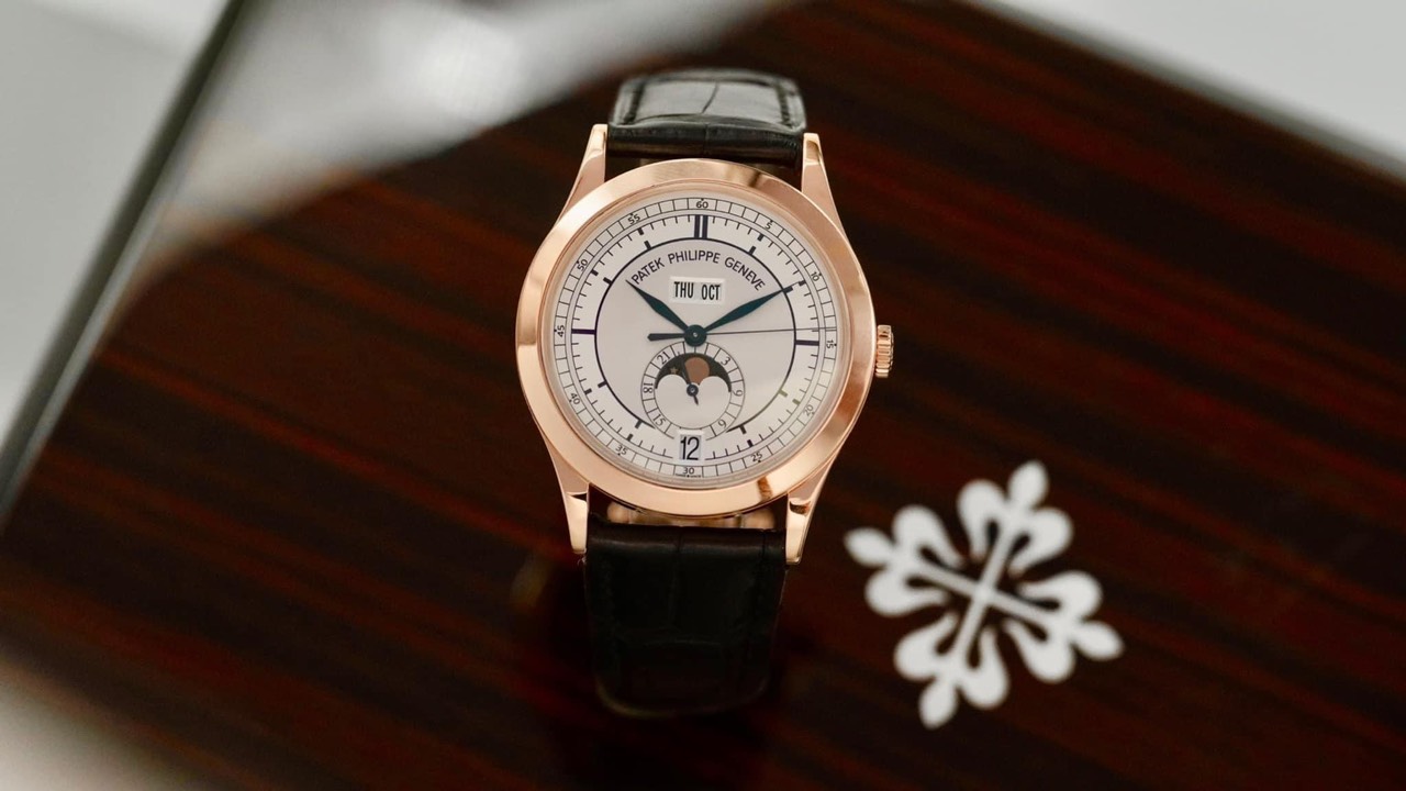 Đồng hồ Patek Philippe Annual Calendar 5396R-001 18k Rose Gold 39mm Onlywatch (4)