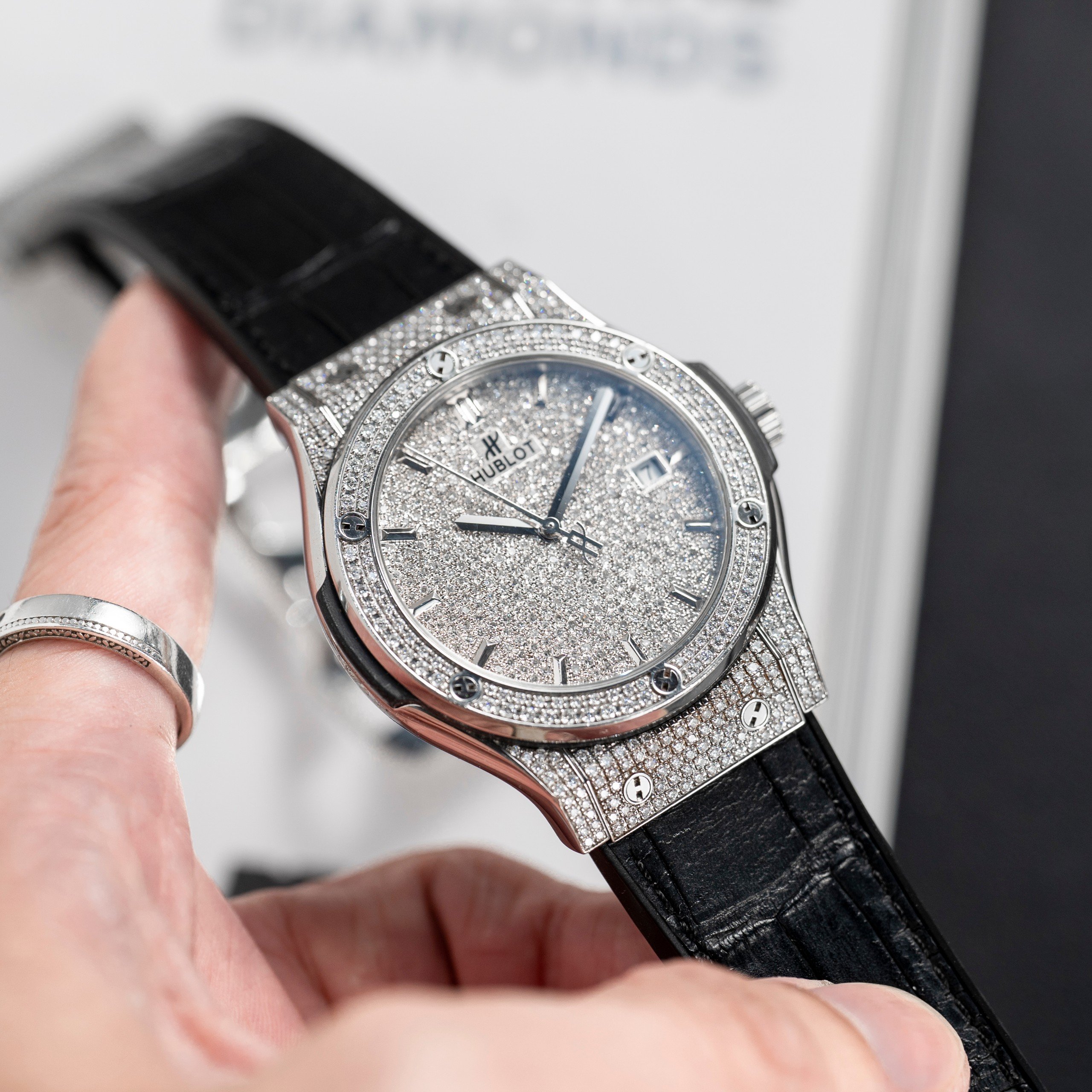 Hublot Classic Fusion 42mm Full Kim Cương Thiên Nhiên (13)
