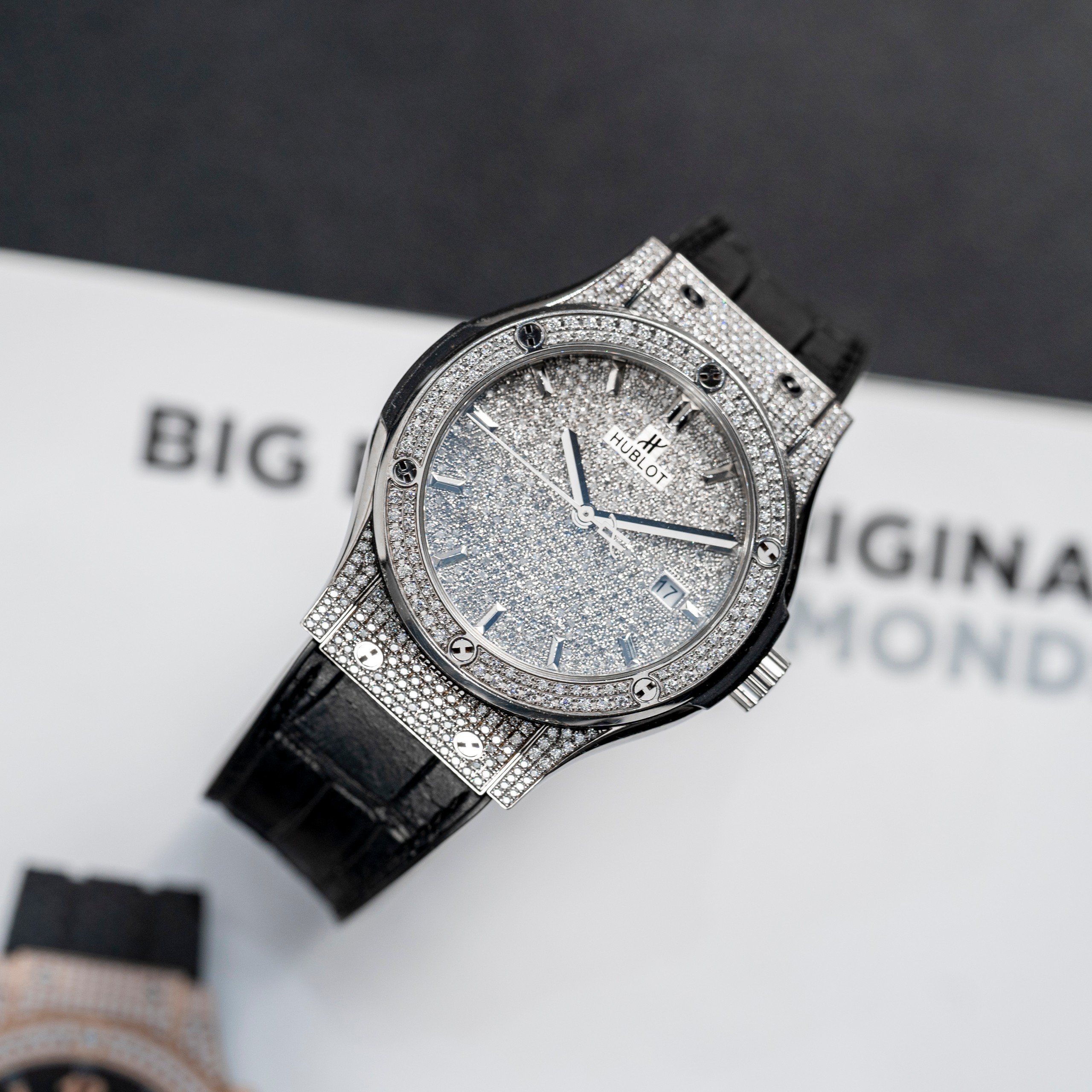 Hublot Classic Fusion 42mm Full Kim Cương Thiên Nhiên (4)