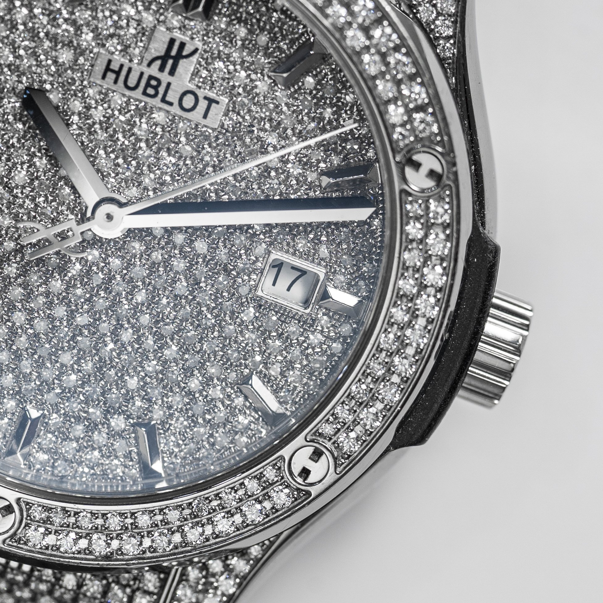 Hublot Classic Fusion 42mm Full Kim Cương Thiên Nhiên (6)