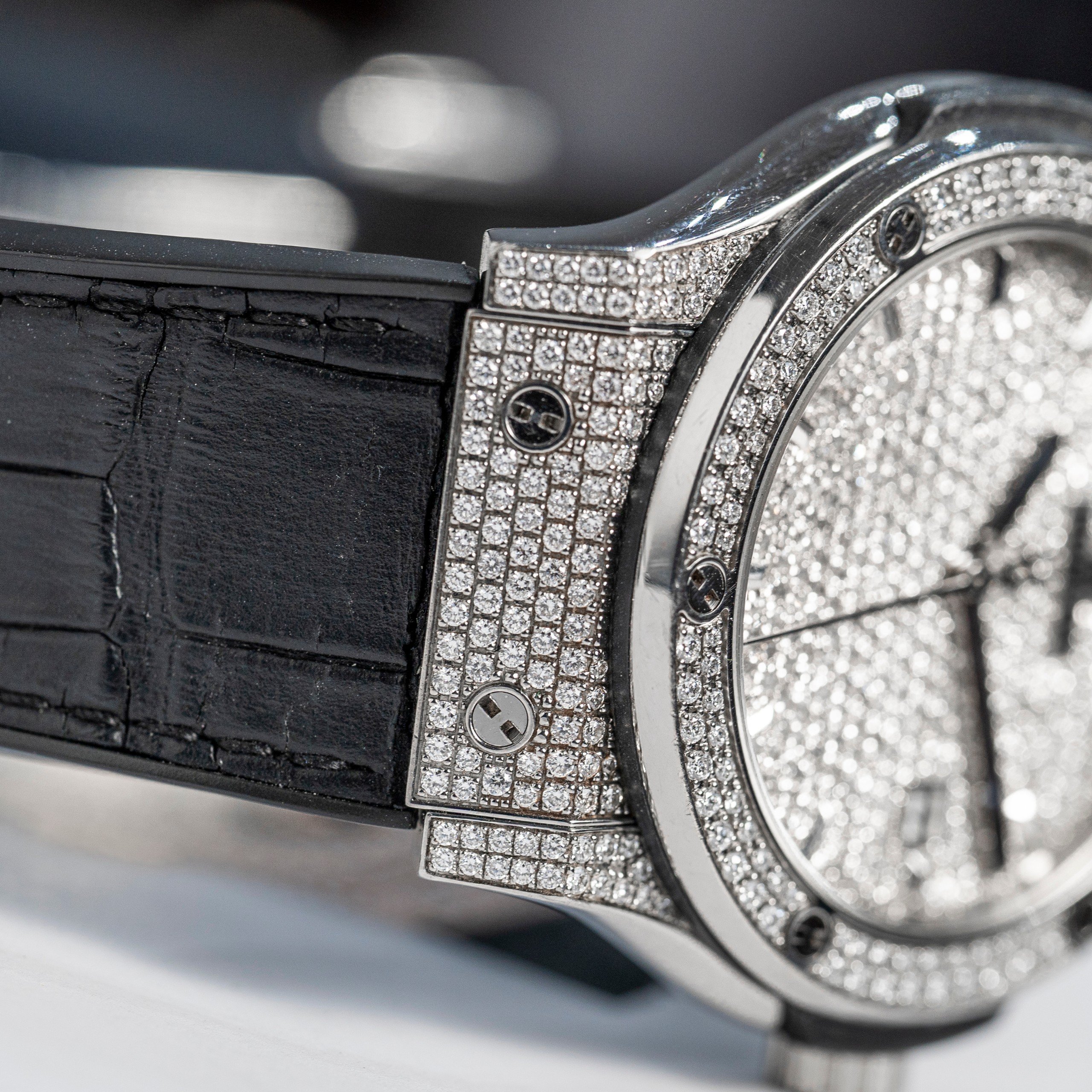 Hublot Classic Fusion 42mm Full Kim Cương Thiên Nhiên (9)