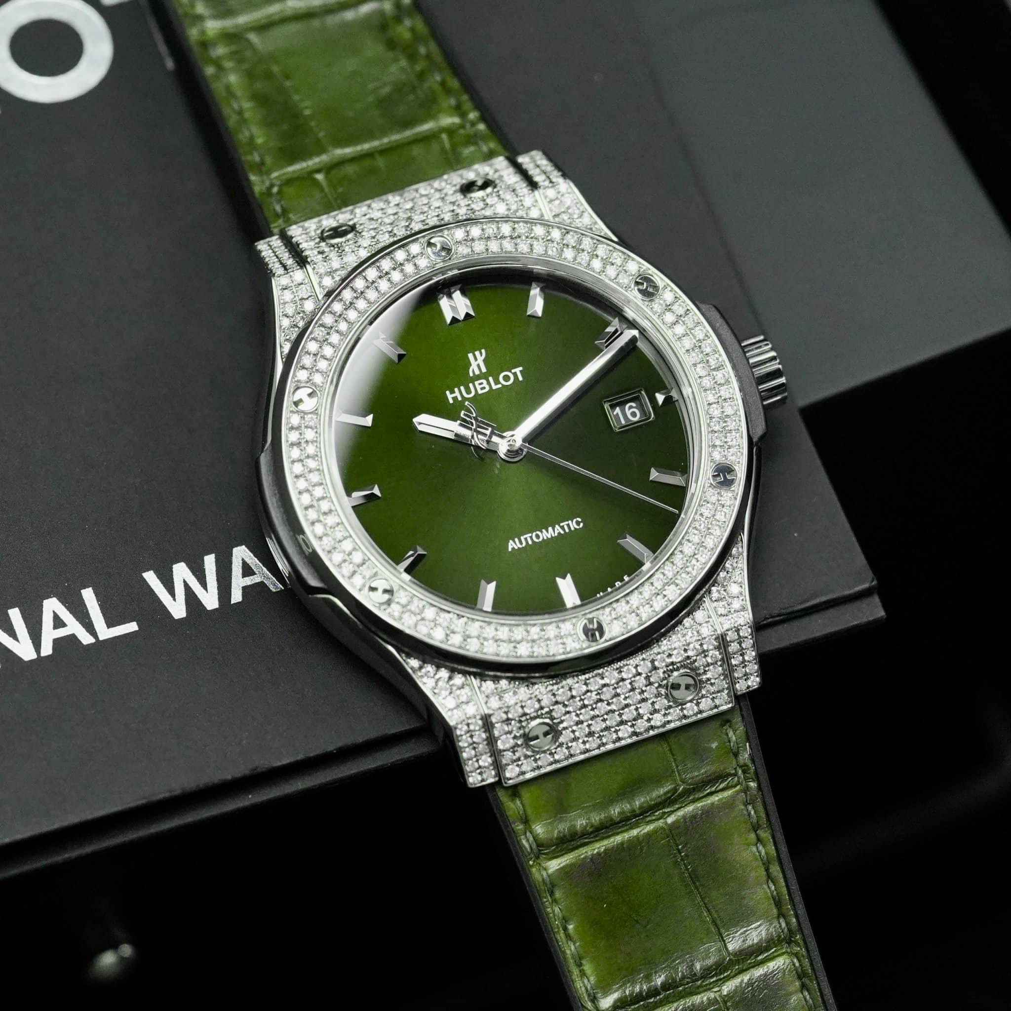 Hublot Classic Fusion Green Pave 42mm 542.NX.8970 (3)