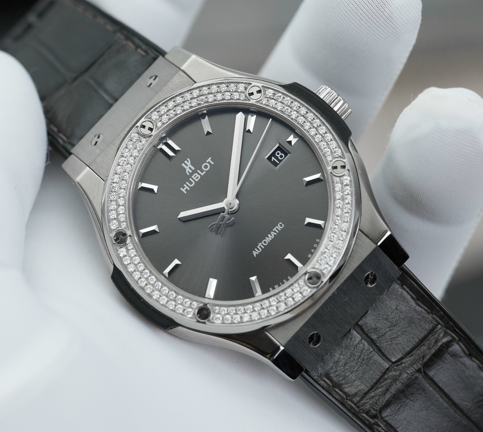Hublot 542.NX.7071.LR Classic Fusion Grey Titanium (1)