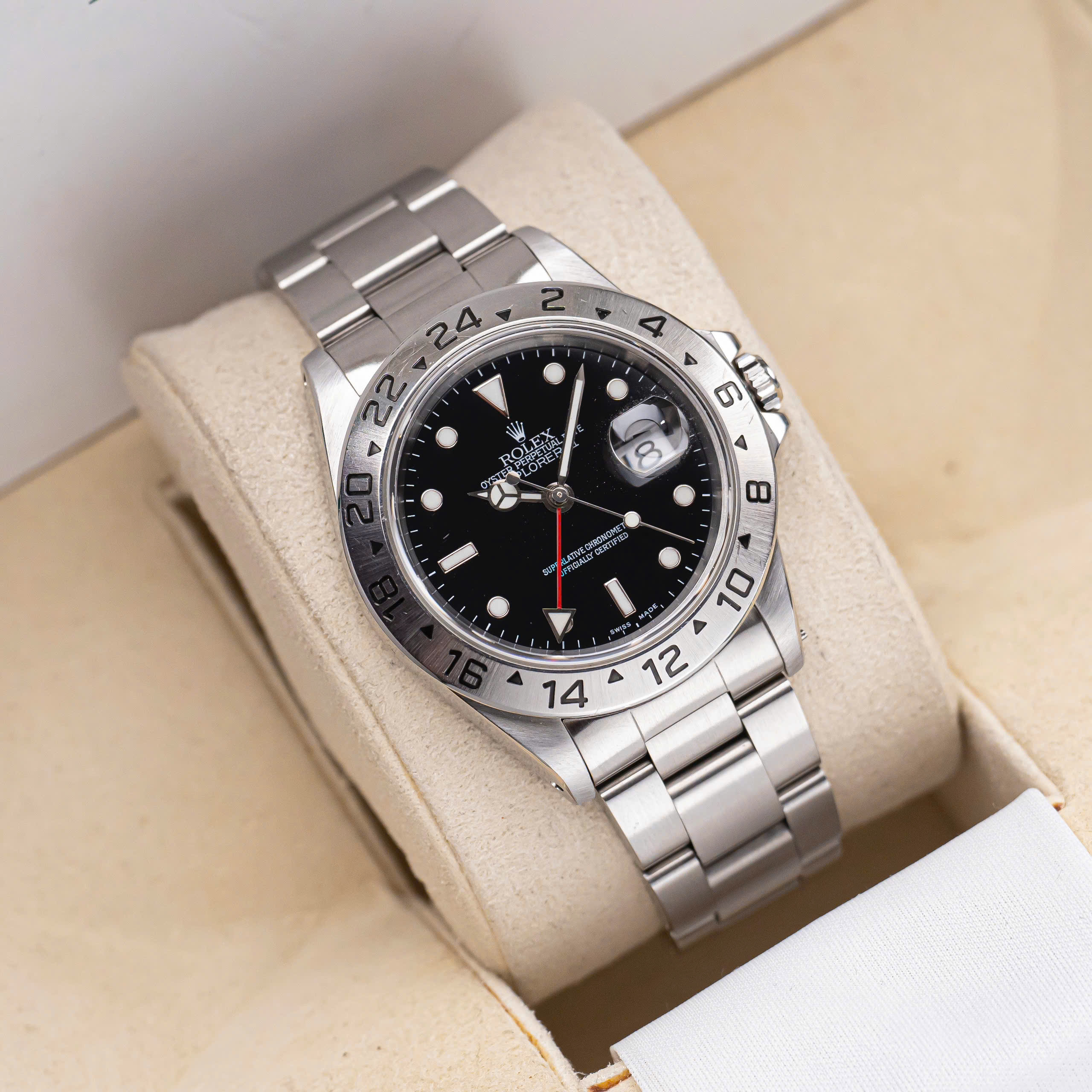 Rolex Explorer II 16570 (2) Rolex Explorer II 16570