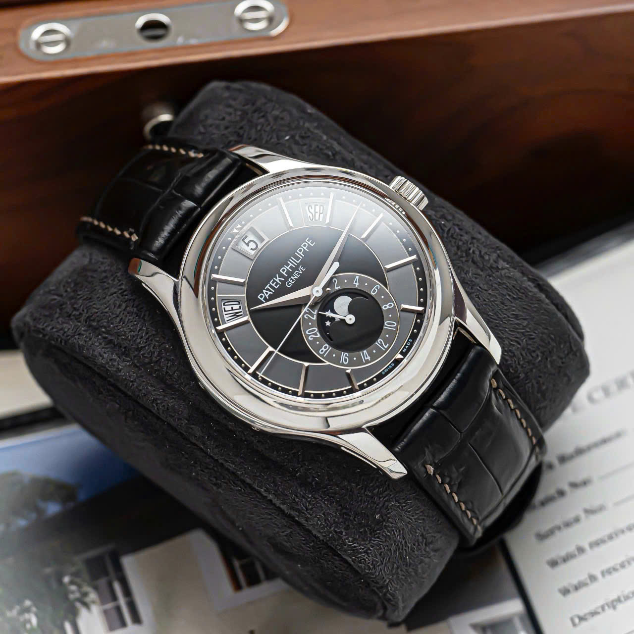 Patek Philippe Complications 40mm 5205G-010 Patek Philippe Complications 40mm 5205G-010