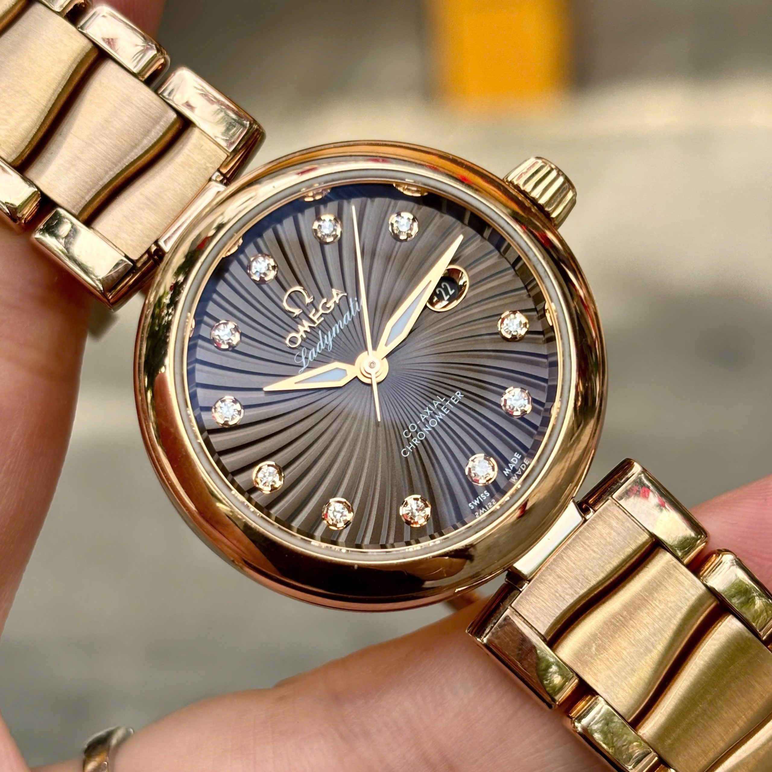 Omega De Ville Ladymatic Diamond 18k 425.60.34.20.63.001 Omega De Ville Ladymatic Diamond 18k 425.60.34.20.63.001