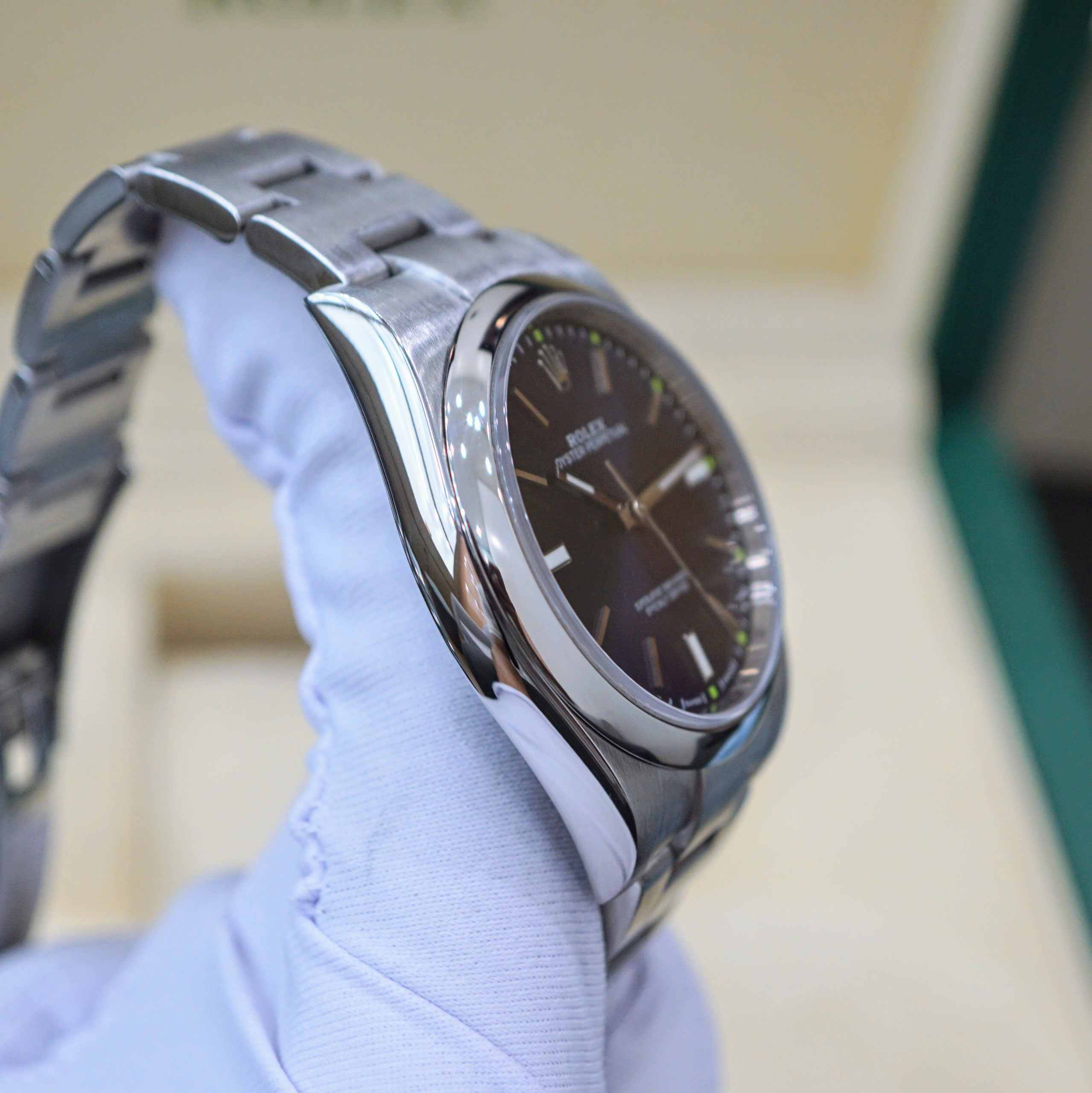 Rolex Oyster Perpetual 39mm 114300 Rolex Oyster Perpetual 39mm 114300