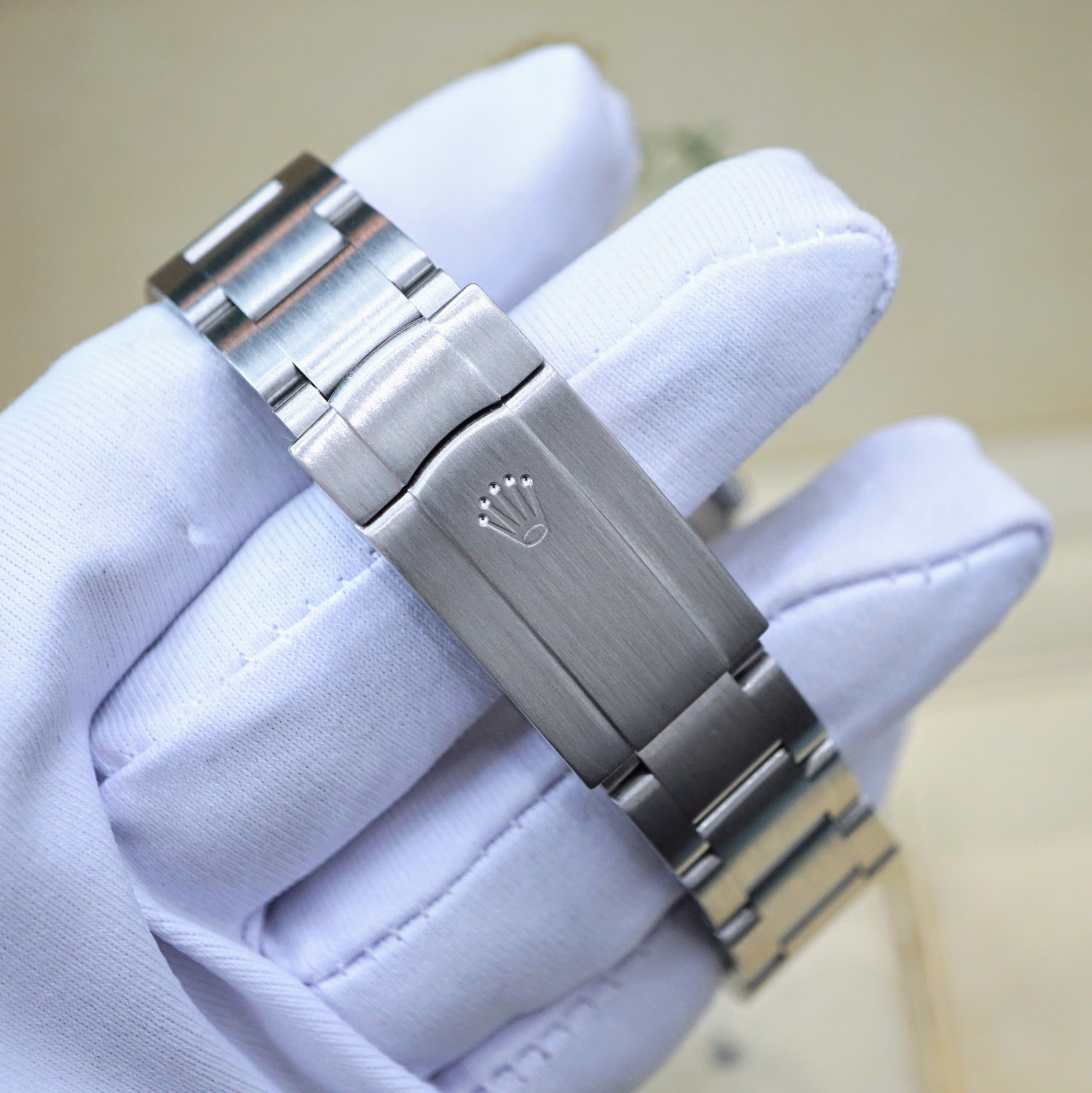 Rolex Oyster Perpetual 39mm 114300`` Rolex Oyster Perpetual 39mm 114300