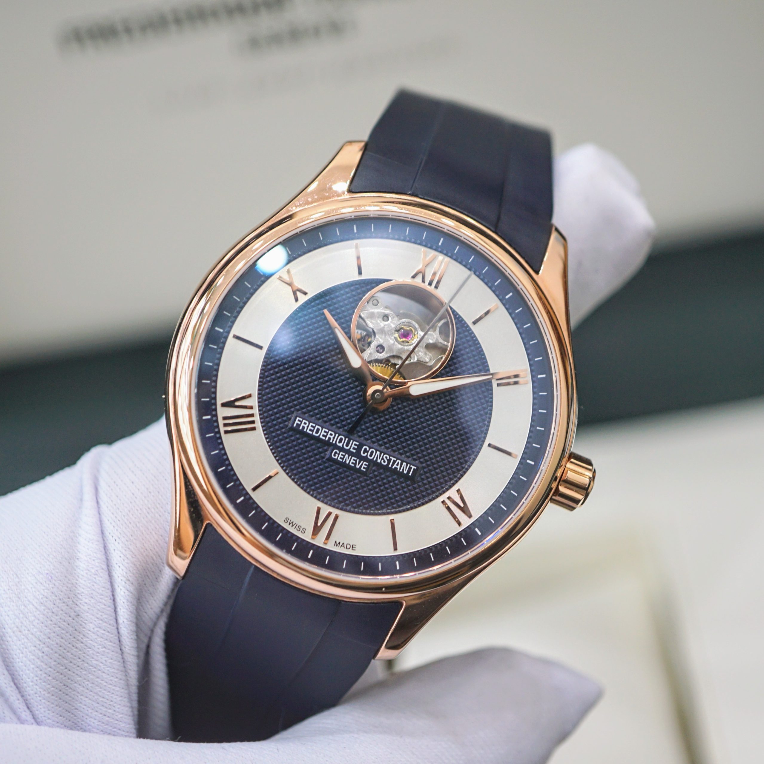 Frederique Constant Classic Openheart FC-310MNS5B4 Frederique Constant Classic Openheart FC-310MNS5B4