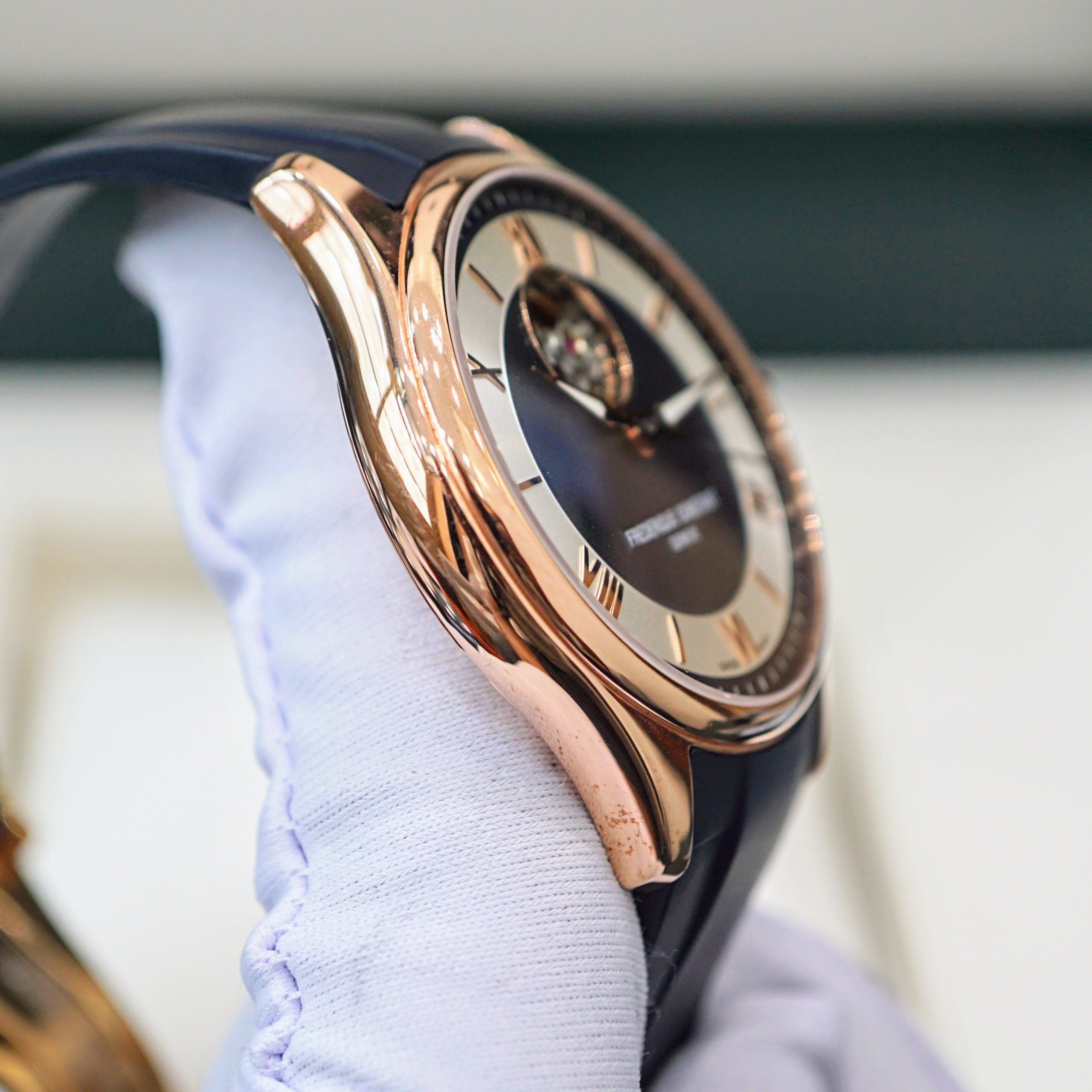 Frederique Constant Classic Openheart FC-310MNS5B4 Frederique Constant Classic Openheart FC-310MNS5B4