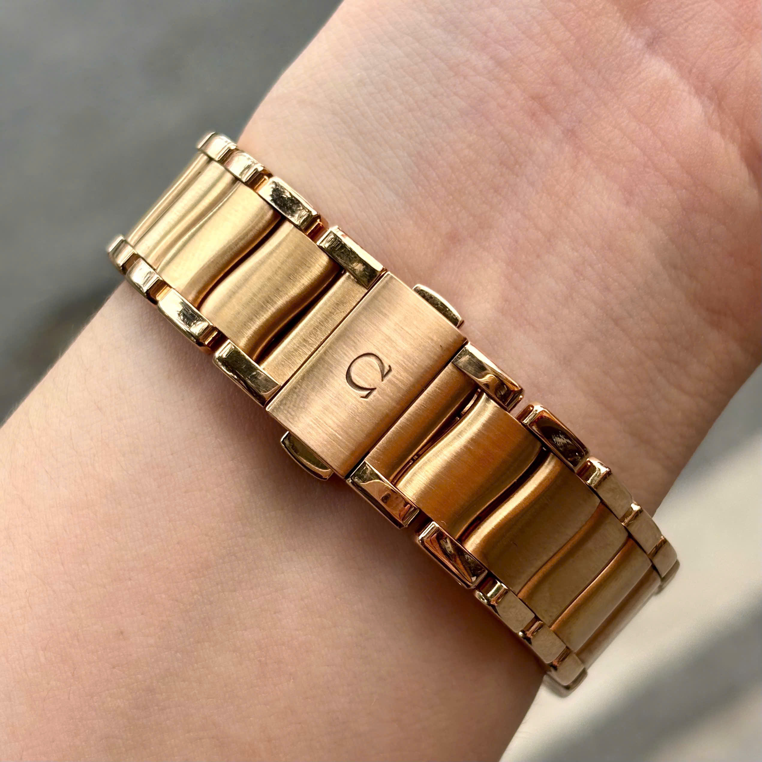 Omega De Ville Ladymatic Diamond 18k 425.60.34.20.63.001 Omega De Ville Ladymatic Diamond 18k 425.60.34.20.63.001
